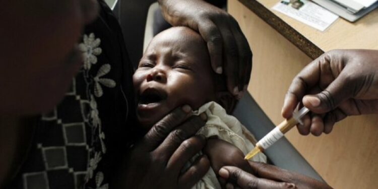 Paludisme : le Cameroun lance la première vaccination systématique.