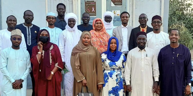 L&rsquo;Association Future Team Tchad présente le « Trophée des Lycéens » aux membres du CNT