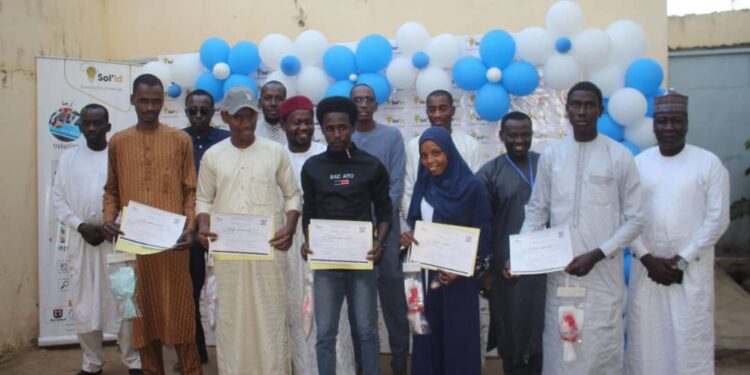 Tchad : 11 jeunes formés en informatique et art oratoire ont reçu leurs parchemins.