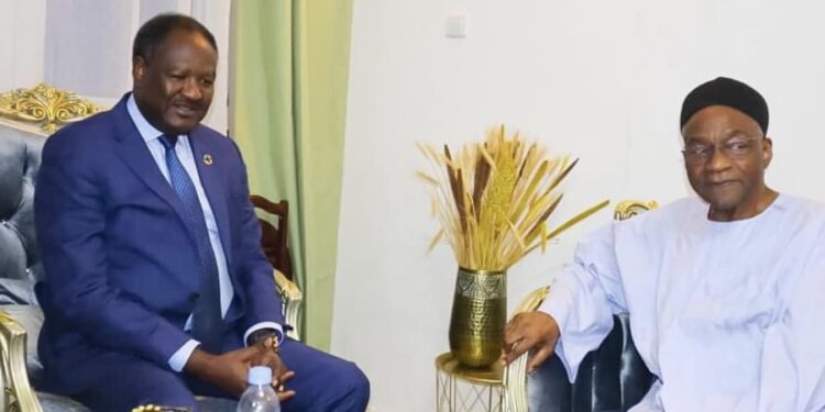 🇷🇴#Coopération: L&rsquo;ancien premier ministre de transition, Saleh Kebzabo a reçu le SG des Nations-Unies et chef de bureau pour l&rsquo;Afrique centrale. #Tchad