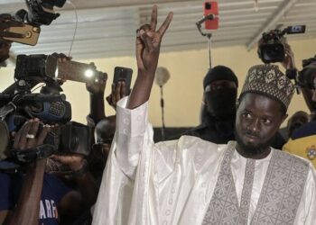 Présidentielle au Sénégal : cinq candidats félicitent Diomaye Faye pour sa victoire, en attendant les résultats officiels