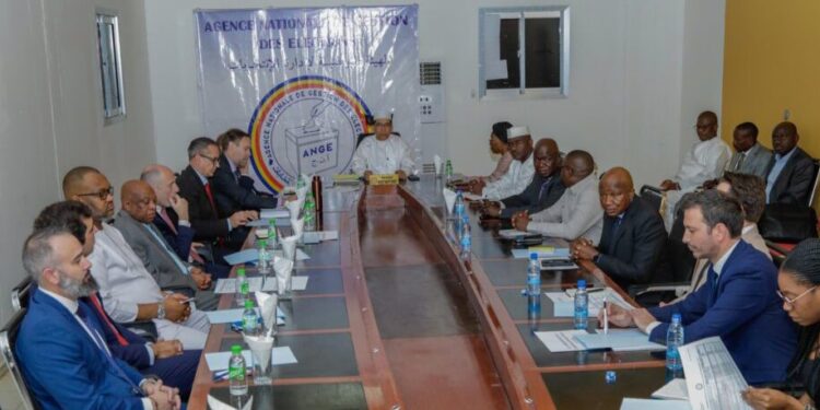 Tchad : Le président de l&rsquo;ANGE échange avec les ambassadeurs autour de la présidentielle du 06 Mai