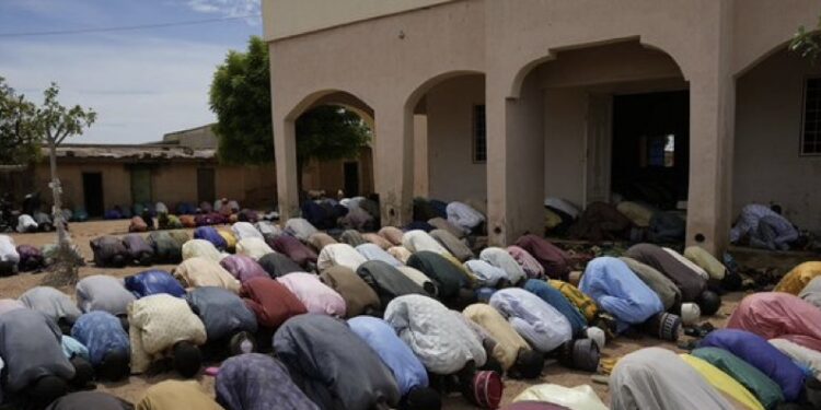 Nigeria : au moins 8 morts dans l&rsquo;attaque d&rsquo;une mosquée à Kano