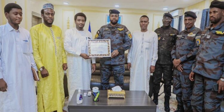 Tchad : La police nationale honorée par une attestation de reconnaissance pour ses efforts.