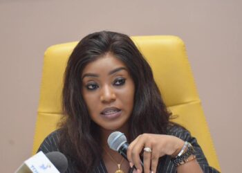 Assassinat de Steffy Kaguer au Sénégal : le ministre d’État Amina Priscille Longoh s’indigne.