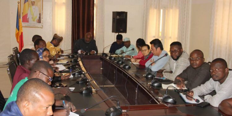 N&rsquo;Djaména: réunion entre le Ministre de l&rsquo;Aménagement du Territoire et les Associations de Jeunes du 9e Arrondissement