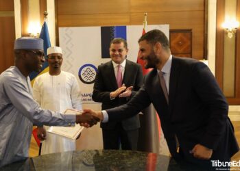 Libye: signature d’un accord sur l&rsquo;expulsion et la réinsertion des tchadiens non organisés en Libye