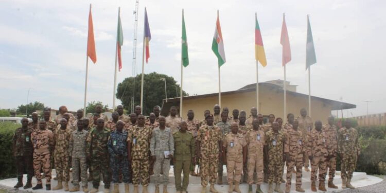 Lac Tchad : Les nouveaux Officiers de la Force Multinationale Interarmées intronisés s&rsquo;engagent pour la Paix.