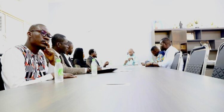 Tchad : L&rsquo;association de l&rsquo;union des jeunes avocats échange avec le ministre de la jeunesse.