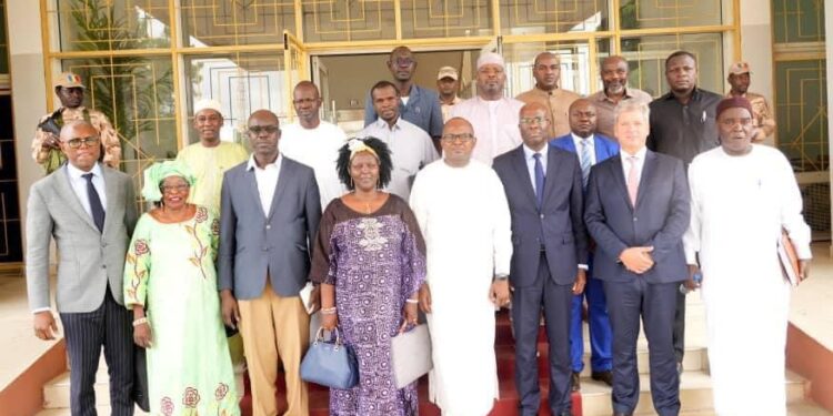 Coopération : le FMI soutient la collaboration entre les Impôts et les Douanes.