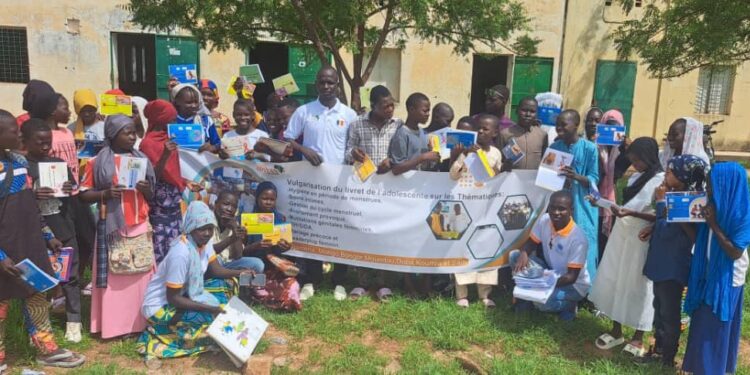 Mongo: Le point focal d&rsquo;AfriYAN vulgarise le livret de l&rsquo;adolescence