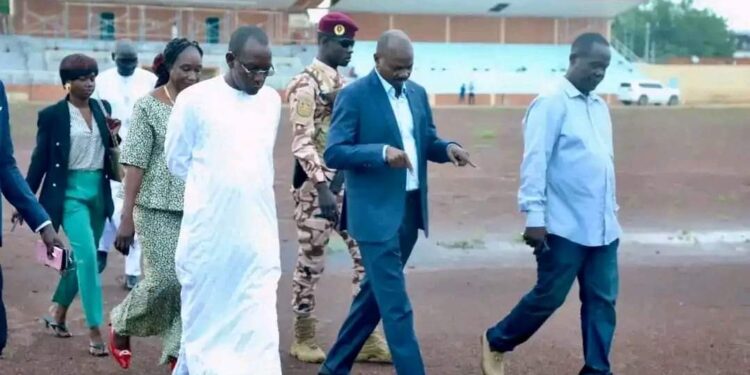 Tchad: Le ministre des sports supervise le chantier de réfection du stade Idriss Mahamat Ouya.