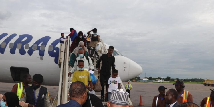 Diplomatie: 62 tchadiens rapatriés depuis l&rsquo;Algérie