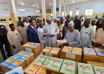 Tchad: 2 millions de livres de lecture et de calcul réceptionnés par le ministre de l&rsquo;éducation