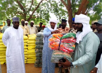 Batha : Le gouverneur de la province reçoit un don de vivres et non-vivres pour les sinistrés des inondations