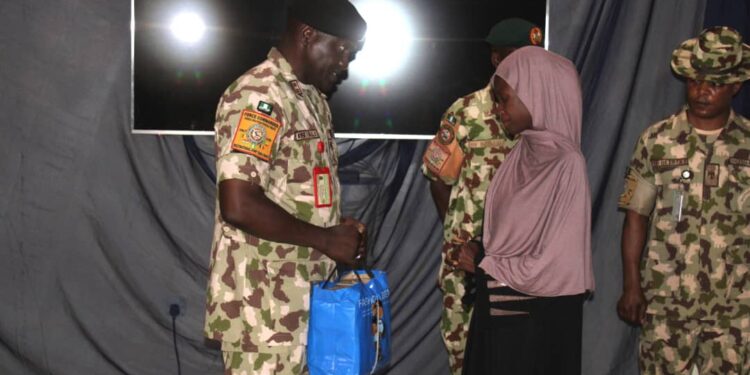 Cameroun/Nigeria: la MNJTF rend hommage aux soldats tombés et soutient leurs familles