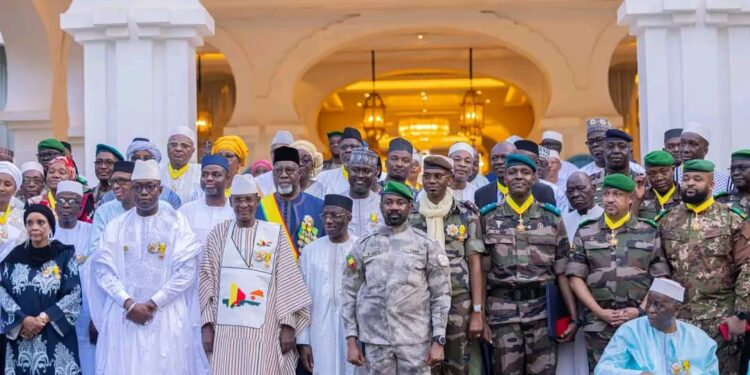 Mali: Le Président Goïta honore plusieurs personnalités dont le PM Choguel Maiga