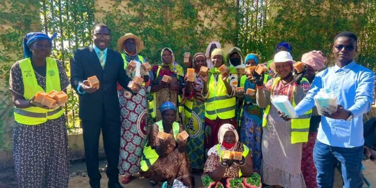 Tchad : La Fondation Happiness assiste les balayeuses de voies publiques.