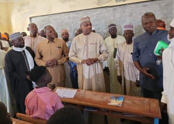 N&rsquo;djamena : Le ministre de l&rsquo;éducation nationale inspecte quelques établissements scolaires.