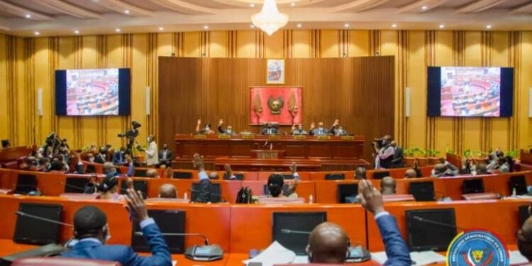 Mobilisation des recettes provinciales : le gouvernement congolais appelle les sénateurs à une implication renforcée
