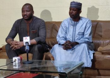 FESPACO 2025 : Le Secrétaire général du ministère de la Culture rencontre les Tchadiens du Burkina Faso