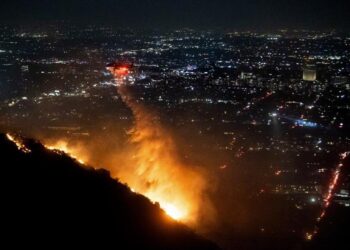Incendies à Los Angeles : 5 morts et des milliers de déplacés