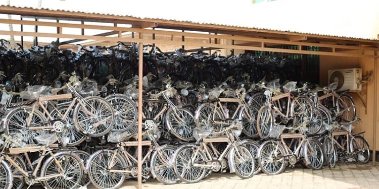 Burundi : Des vélos pour sauver des vies, un soutien décisif pour les agents de santé communautaire