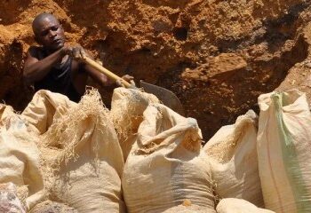 RDC-Haut-Uélé : Le Gouverneur Jean Bakomito en croisade contre les mines illégales