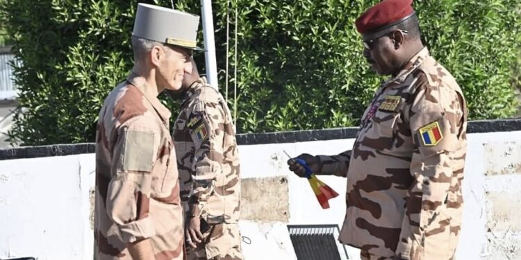 Tchad : la base des forces françaises Sergent Adji Kossei de N’Djaména rétrocédée.
