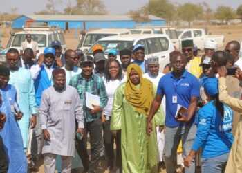 SILA : La Ministre de l&rsquo;action sociale inspecte le Camp des réfugiés de Zabout.