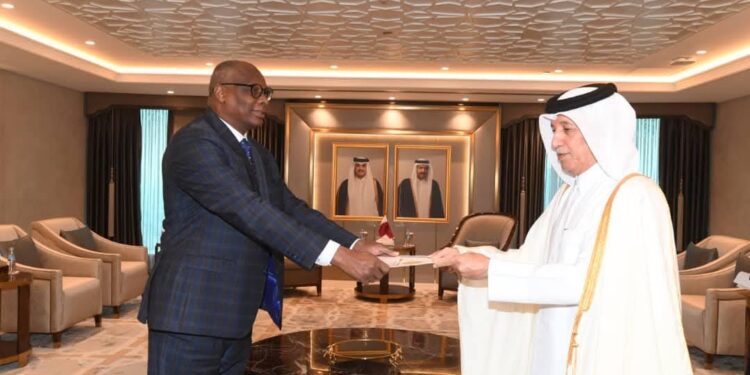 Diplomatie : Le nouvel Ambassadeur du Tchad remet ses lettres de créance au ministre qatari des Affaires étrangères.
