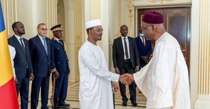 Retour définitif à l&rsquo;Ordre Constitutionnel au Tchad : Saleh Kebzabo, Artisan de la Transition Réussie