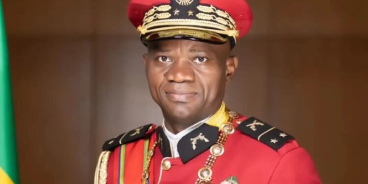 Gabon : Brice Clotaire Oligui Nguema renonce à son Statut Militaire