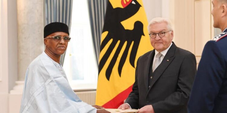 Diplomatie : Le Nouvel Ambassadeur du Tchad en Allemagne présente ses Lettres de Créance au Château de Bellevue