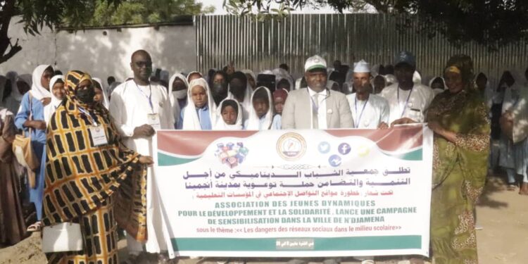 Tchad : L&rsquo;AJDDS sensibilise les élèves aux dangers des réseaux sociaux