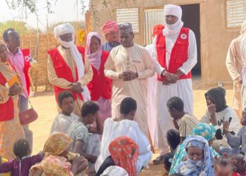 Batha : Le Délégué provincial de l&rsquo;Action sociale en visite auprès des réfugiés soudanais à Ati