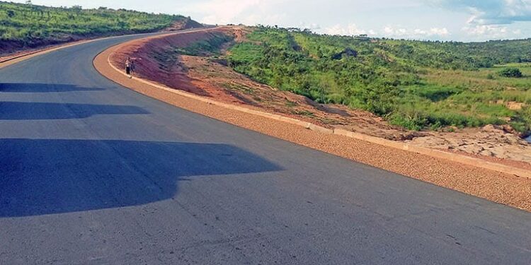 RDC : L’Ouganda relance les travaux routiers pendant que Kinshasa brille par son absence