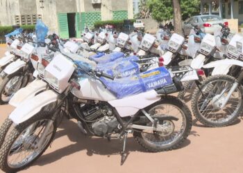 Logone Oriental : Remise de 26 motos et 08 congélateurs aux centres de santé