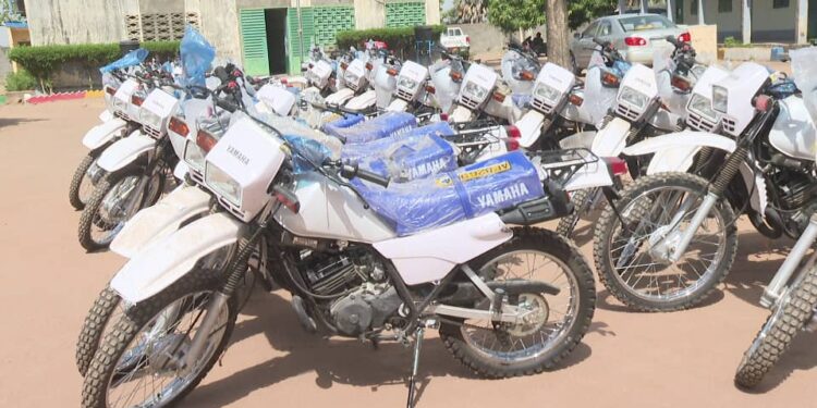 Logone Oriental : Remise de 26 motos et 08 congélateurs aux centres de santé