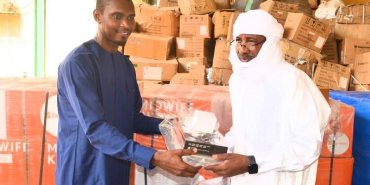 Tchad: le Ministre de la Santé publique réceptionne un don de plus d’un milliard de FCFA pour renforcer les soins aux populations vulnérables