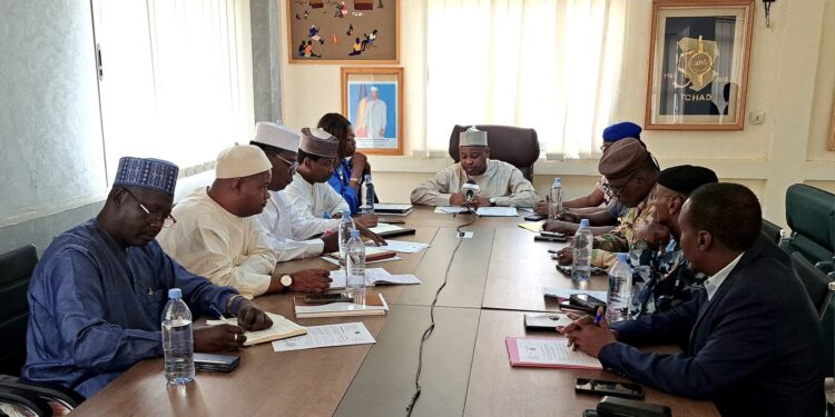 N’Djaména : Le Maire Rencontre les Forces de Sécurité pour Renforcer l’Application des Décisions Municipales