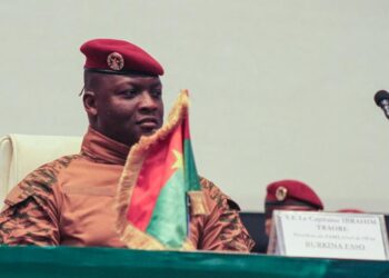 Burkina Faso : trois journalistes critiques du pouvoir enrôlés de force dans l’armée