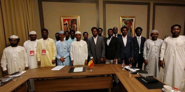 Échange entre Dr Abdoulaye Sabre Fadoul et les étudiants tchadiens en Türkiye, Chypre et Azerbaïdjan