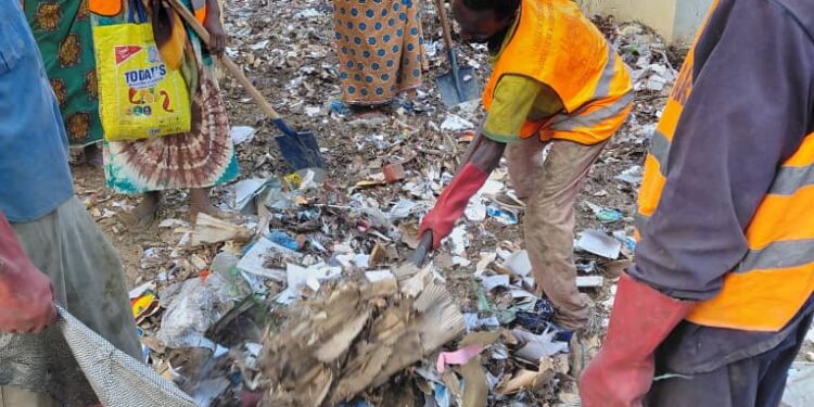 N&rsquo;Djamena : La mairie du 3ème arrondissement nettoie deux ministères