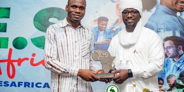 Tchad : Le Coordonnateur de « HYSOUME » honoré pour son engagement en faveur de la jeunesse africaine.