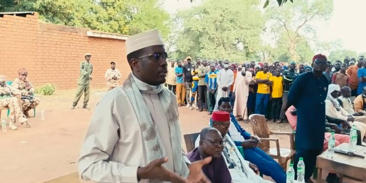 Monts de Lam : Le Préfet Idriss Souleymane Bouyeme en campagne de sensibilisation pour la paix et la cohabitation pacifique