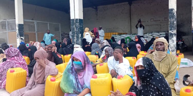 Tchad : Le ministère de l&rsquo;Action sociale offre des kits alimentaires à 500 veuves.