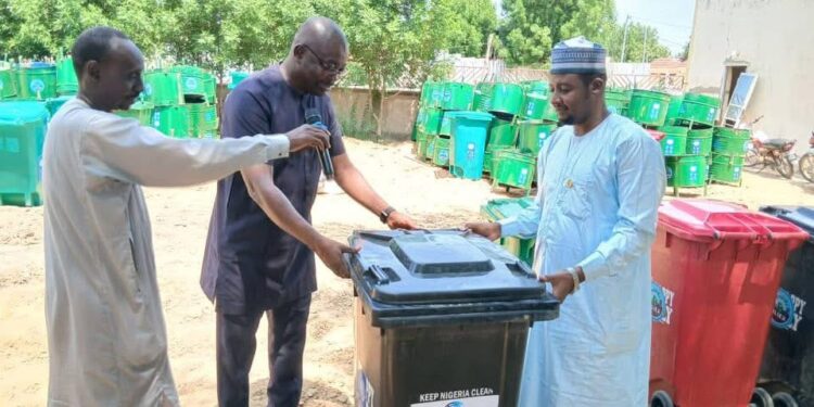 Tchad : N&rsquo;djamena renforce la propreté urbaine avec de nouveaux bacs à ordures dans 5 arrondissements