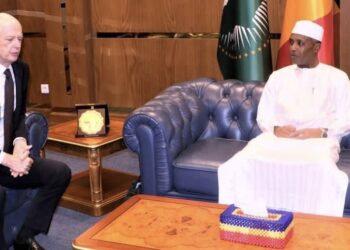 Diplomatie: Le Ministre d’État, Ministre des Affaires Étrangères, Dr Abdoulaye Sabre Fadoul, reçoit l’Envoyé Spécial de la France pour le Sahel