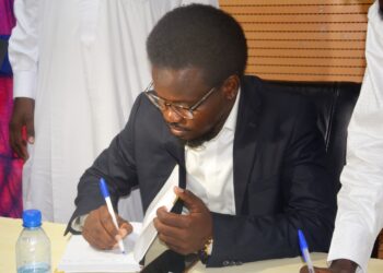 N’Djaména : Dr Mahamat Magar Arou présente et dédicace son nouvel ouvrage « Les Références normatives en matière de lutte contre la traite des personnes au Tchad »